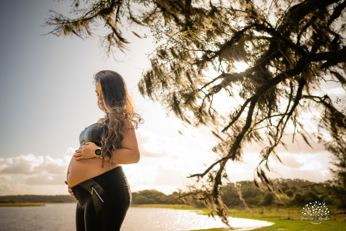 Caroline – Róger – Francisco – Morada do Sol – Tarde de Sol – Campo – Gestante – Grávida – Ensaio Gestante – Felicidade – Amor – Menino – Vida – Gaúcho – Pelotas – Campo – Caroline + Róger = Francisco – Antonio Rocha Fotografias – Família Linda – Cavalos 