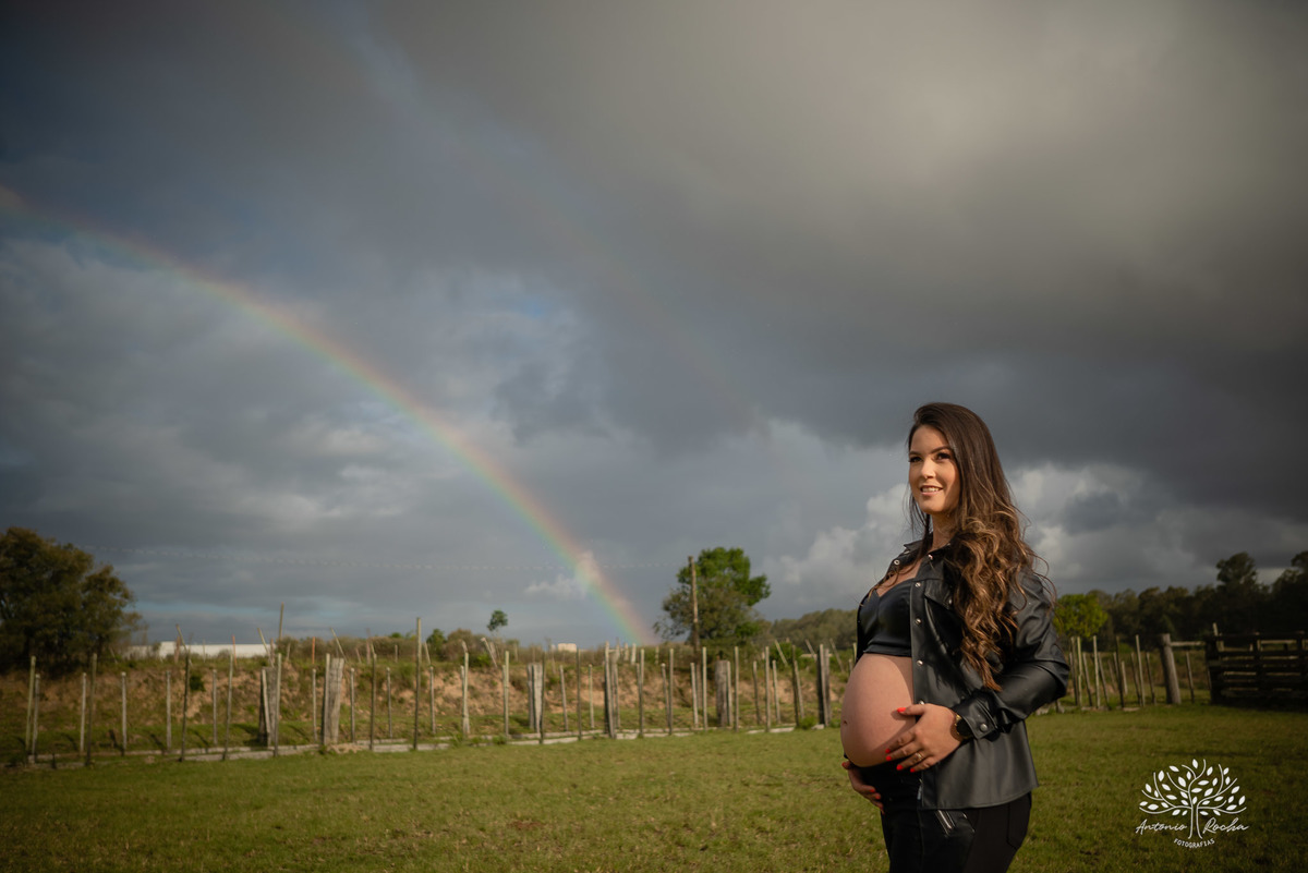 Caroline – Róger – Francisco – Morada do Sol – Tarde de Sol – Campo – Gestante – Grávida – Ensaio Gestante – Felicidade – Amor – Menino – Vida – Gaúcho – Pelotas – Campo – Caroline + Róger = Francisco – Antonio Rocha Fotografias – Família Linda – Cavalos 