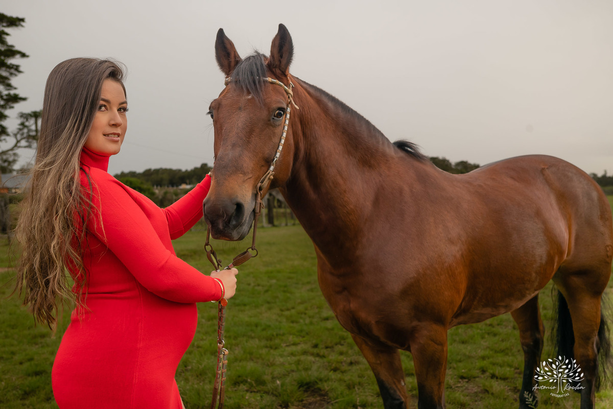 Caroline – Róger – Francisco – Morada do Sol – Tarde de Sol – Campo – Gestante – Grávida – Ensaio Gestante – Felicidade – Amor – Menino – Vida – Gaúcho – Pelotas – Campo – Caroline + Róger = Francisco – Antonio Rocha Fotografias – Família Linda – Cavalos 