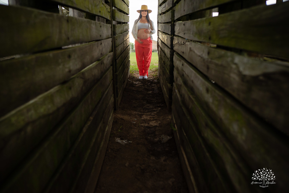 Caroline – Róger – Francisco – Morada do Sol – Tarde de Sol – Campo – Gestante – Grávida – Ensaio Gestante – Felicidade – Amor – Menino – Vida – Gaúcho – Pelotas – Campo – Caroline + Róger = Francisco – Antonio Rocha Fotografias – Família Linda – Cavalos 
