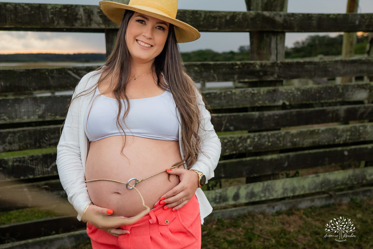 Caroline – Róger – Francisco – Morada do Sol – Tarde de Sol – Campo – Gestante – Grávida – Ensaio Gestante – Felicidade – Amor – Menino – Vida – Gaúcho – Pelotas – Campo – Caroline + Róger = Francisco – Antonio Rocha Fotografias – Família Linda – Cavalos 