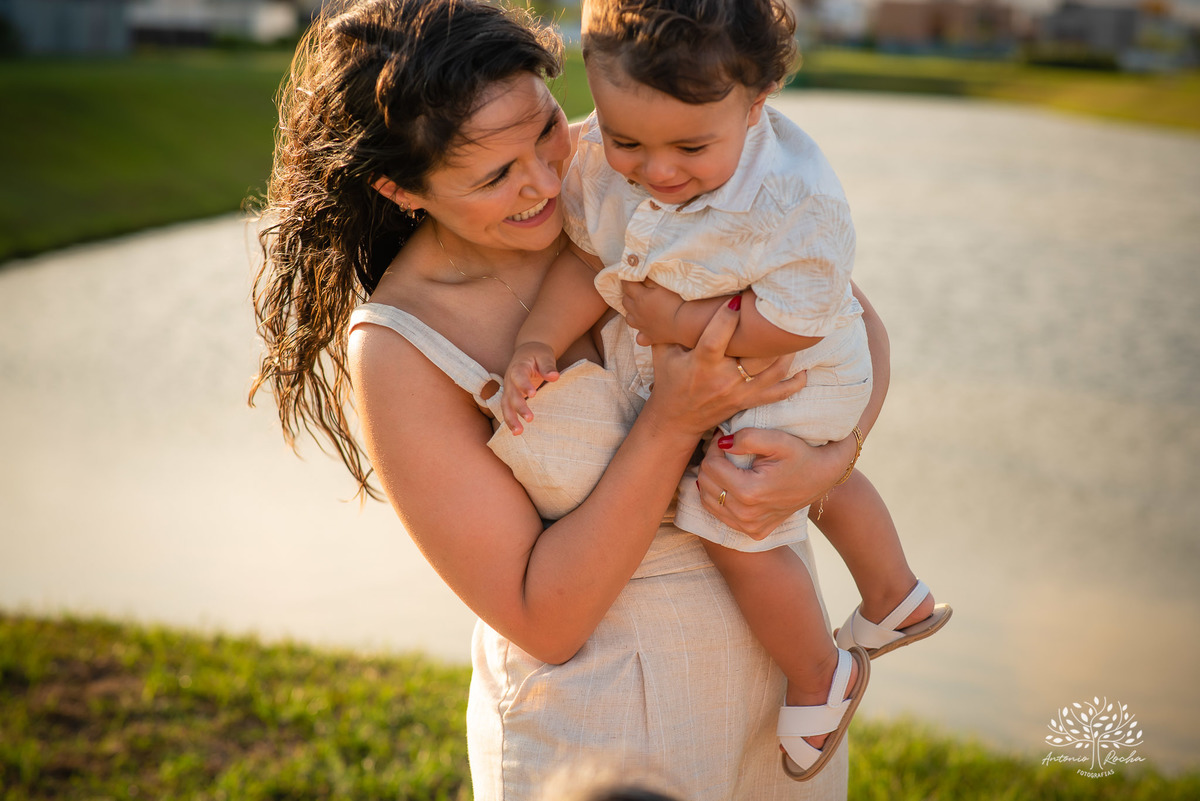 Valentim – Priscila + Ivan = Valentim – Alphaville – Tarde de Sol – Valentim Primeiro Aninho – Infantil – Criança – Ensaio Infantil – Felicidade – Amor – Vida – Pelotas – Trio– Antonio Rocha Fotografias – Família Linda – Fotografia de Família – Pet – Vovó