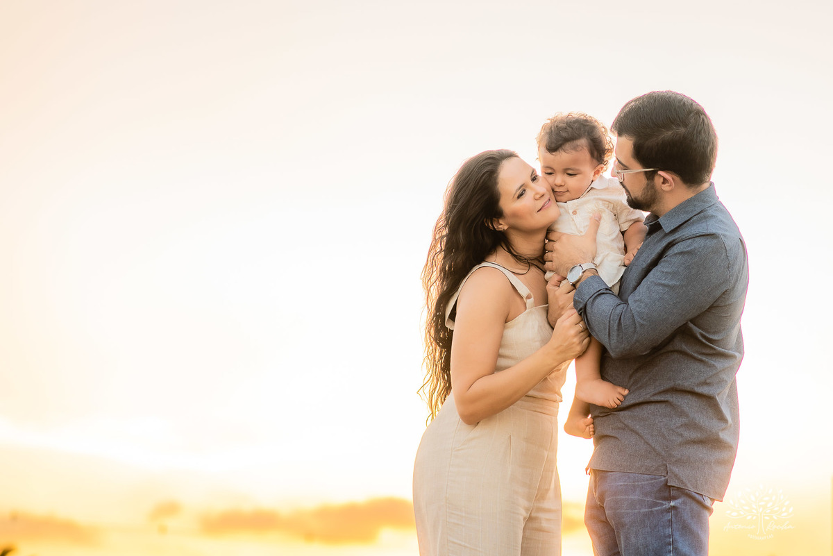 Valentim – Priscila + Ivan = Valentim – Alphaville – Tarde de Sol – Valentim Primeiro Aninho – Infantil – Criança – Ensaio Infantil – Felicidade – Amor – Vida – Pelotas – Trio– Antonio Rocha Fotografias – Família Linda – Fotografia de Família – Pet – Vovó