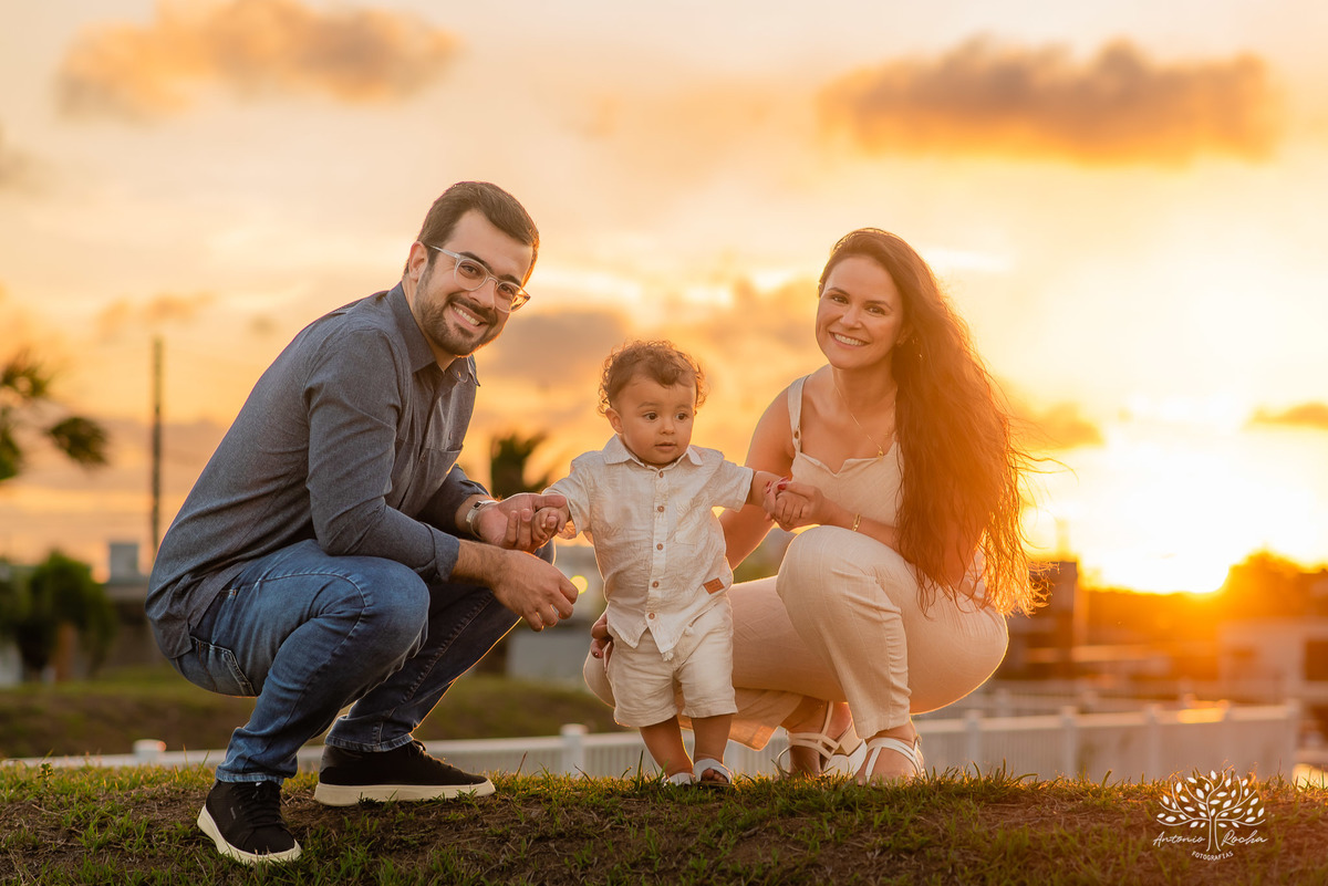 Valentim – Priscila + Ivan = Valentim – Alphaville – Tarde de Sol – Valentim Primeiro Aninho – Infantil – Criança – Ensaio Infantil – Felicidade – Amor – Vida – Pelotas – Trio– Antonio Rocha Fotografias – Família Linda – Fotografia de Família – Pet – Vovó