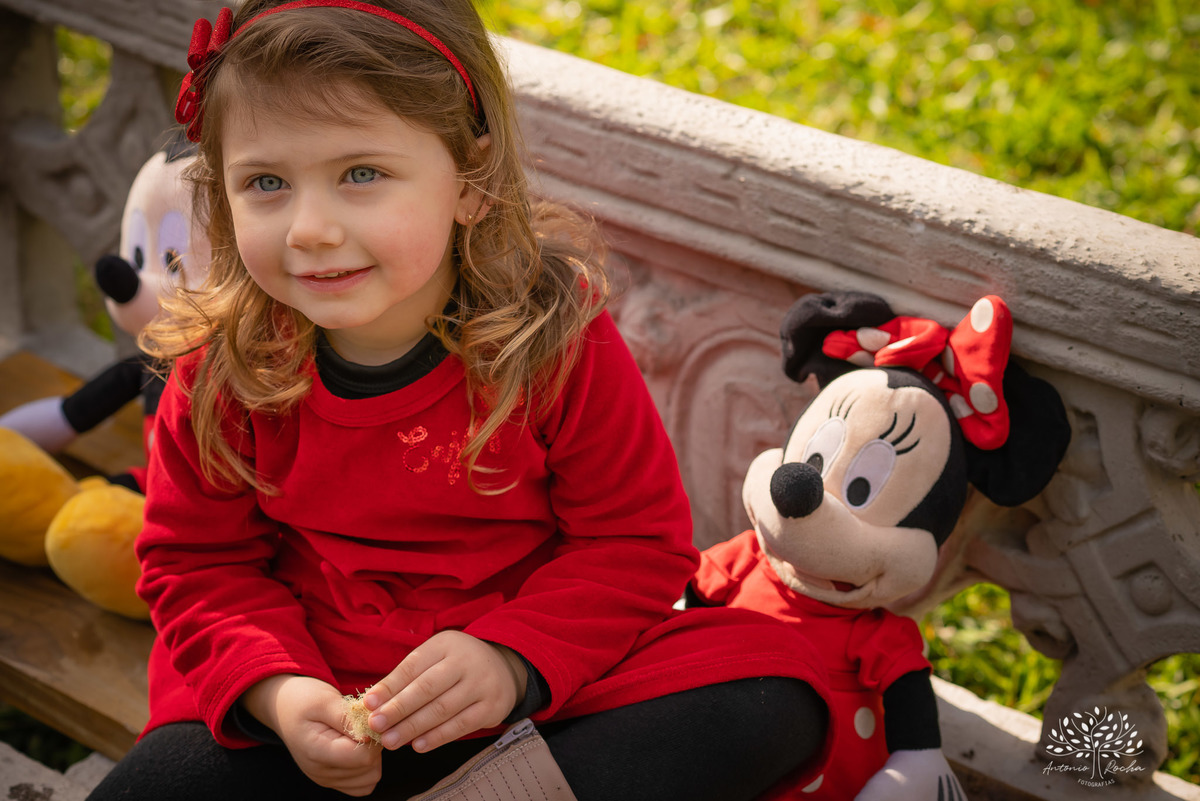 Cecília – Cecília 3 Anos – 3 Anos – Baronesa – Manhã de Sol – Infantil – Criança – Ensaio Infantil – Felicidade – Amor – Vida – Pelotas – Mickey e Minie – Dia Comum – Coisas Simples – Antonio Rocha Fotografias – Família Linda – Fotografia de Família – Sol
