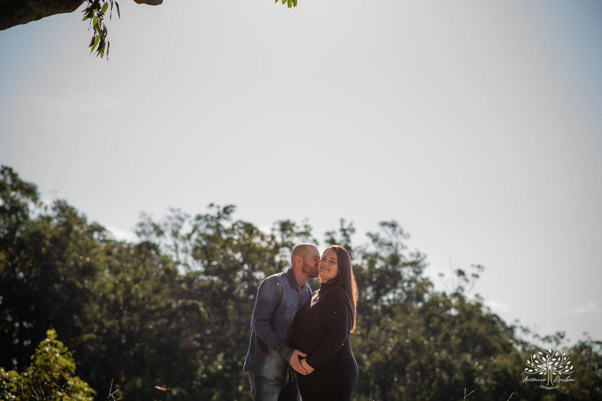 Amanda + Jonathan = Ayla – Capão do Leão – Tarde de Sol – Campo – Pedreiras – Gestante – Grávida – Ensaio Gestante – Felicidade – Amor – Menina – Vida – Pelotas – Antonio Rocha Fotografias – Família Linda – Moto – Juntos – Família – Fotografia de Família 