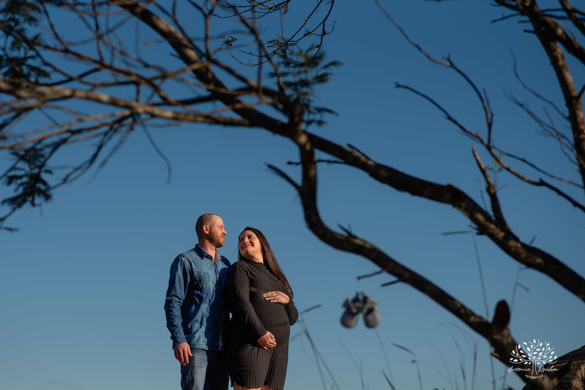 Amanda + Jonathan = Ayla – Capão do Leão – Tarde de Sol – Campo – Pedreiras – Gestante – Grávida – Ensaio Gestante – Felicidade – Amor – Menina – Vida – Pelotas – Antonio Rocha Fotografias – Família Linda – Moto – Juntos – Família – Fotografia de Família 