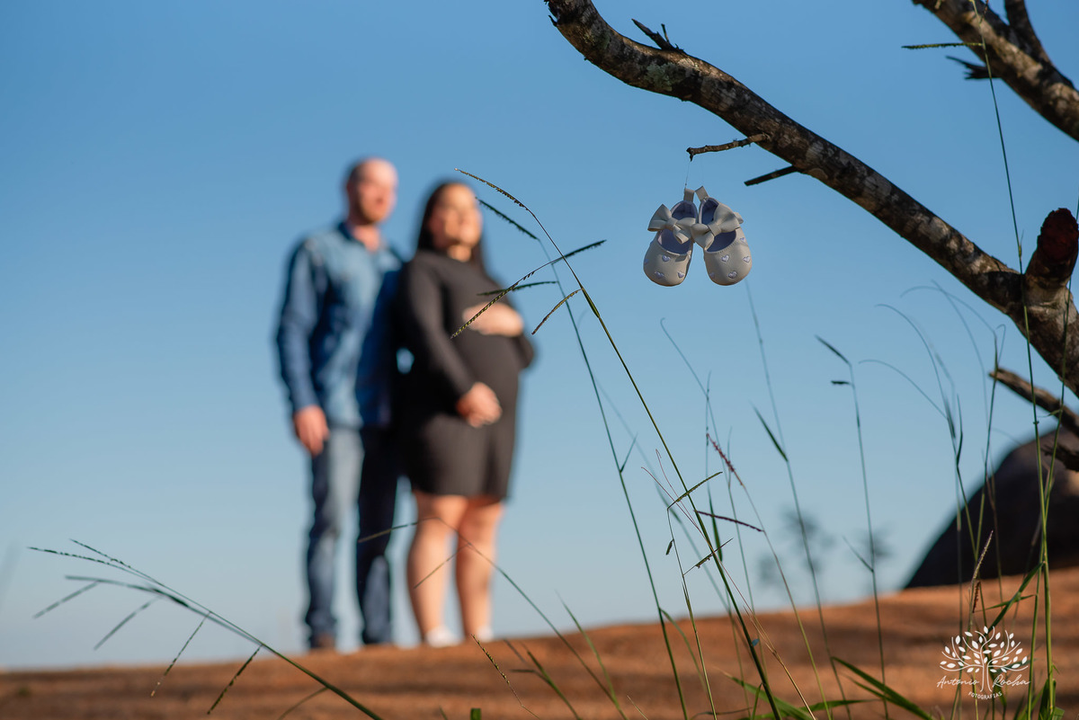 Amanda + Jonathan = Ayla – Capão do Leão – Tarde de Sol – Campo – Pedreiras – Gestante – Grávida – Ensaio Gestante – Felicidade – Amor – Menina – Vida – Pelotas – Antonio Rocha Fotografias – Família Linda – Moto – Juntos – Família – Fotografia de Família 