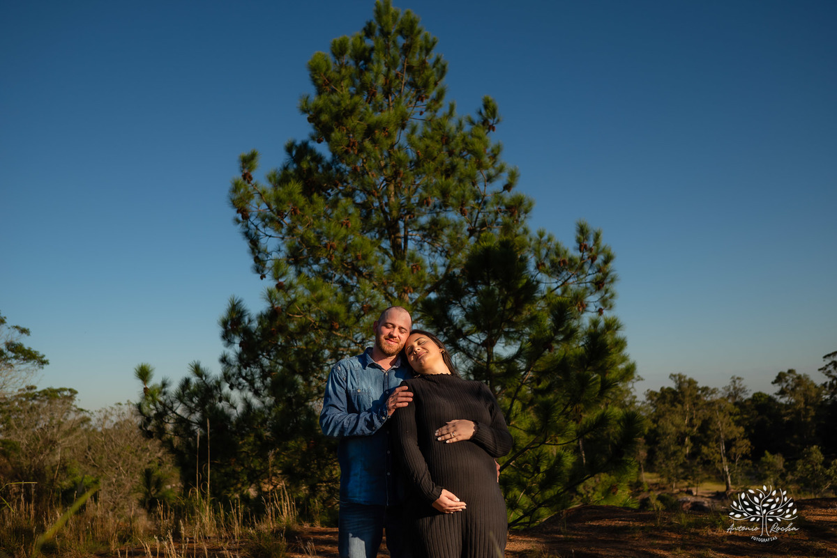 Amanda + Jonathan = Ayla – Capão do Leão – Tarde de Sol – Campo – Pedreiras – Gestante – Grávida – Ensaio Gestante – Felicidade – Amor – Menina – Vida – Pelotas – Antonio Rocha Fotografias – Família Linda – Moto – Juntos – Família – Fotografia de Família 