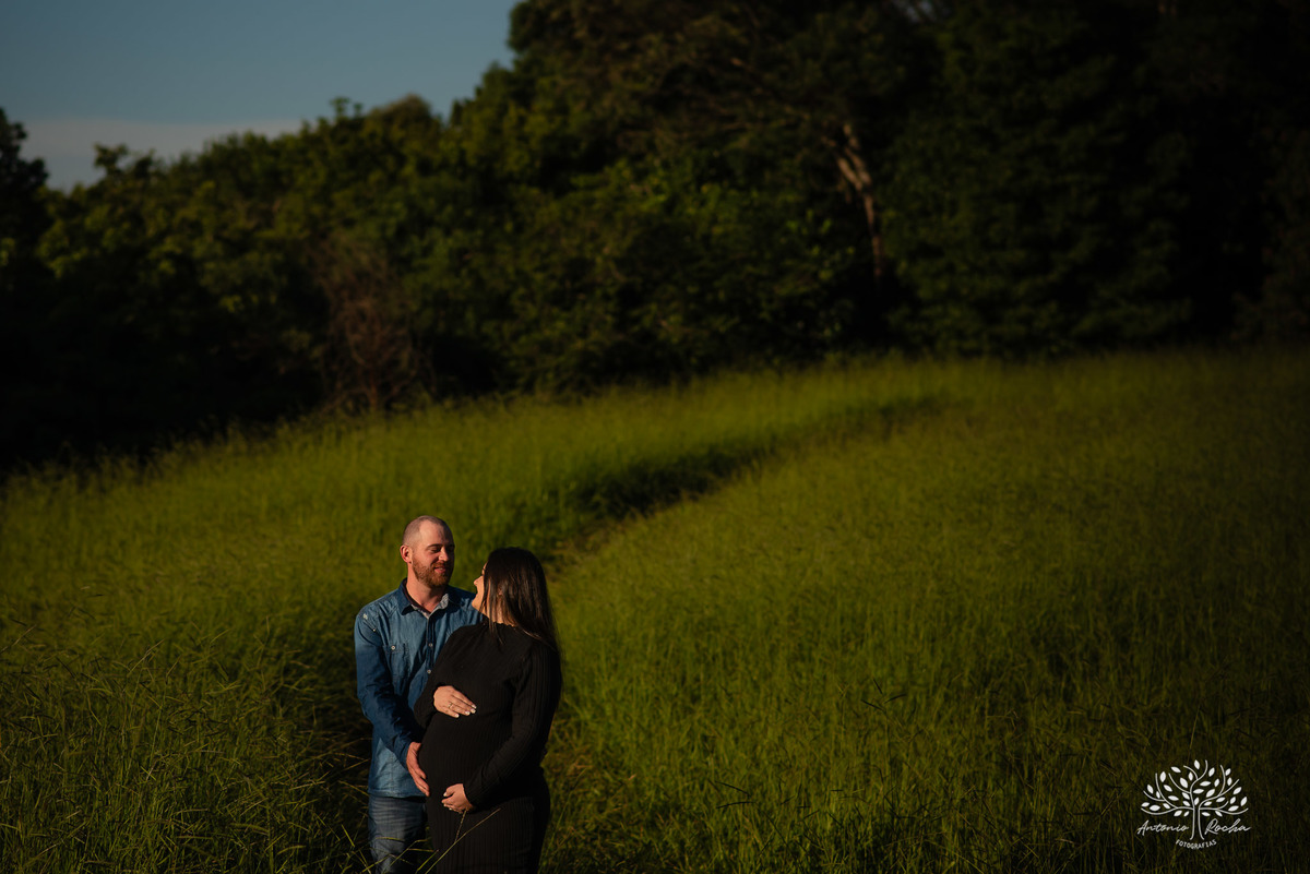 Amanda + Jonathan = Ayla – Capão do Leão – Tarde de Sol – Campo – Pedreiras – Gestante – Grávida – Ensaio Gestante – Felicidade – Amor – Menina – Vida – Pelotas – Antonio Rocha Fotografias – Família Linda – Moto – Juntos – Família – Fotografia de Família 