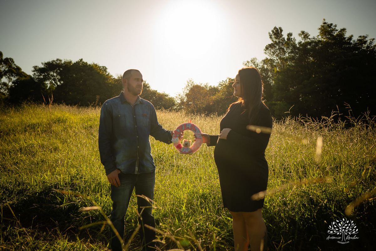 Amanda + Jonathan = Ayla – Capão do Leão – Tarde de Sol – Campo – Pedreiras – Gestante – Grávida – Ensaio Gestante – Felicidade – Amor – Menina – Vida – Pelotas – Antonio Rocha Fotografias – Família Linda – Moto – Juntos – Família – Fotografia de Família 