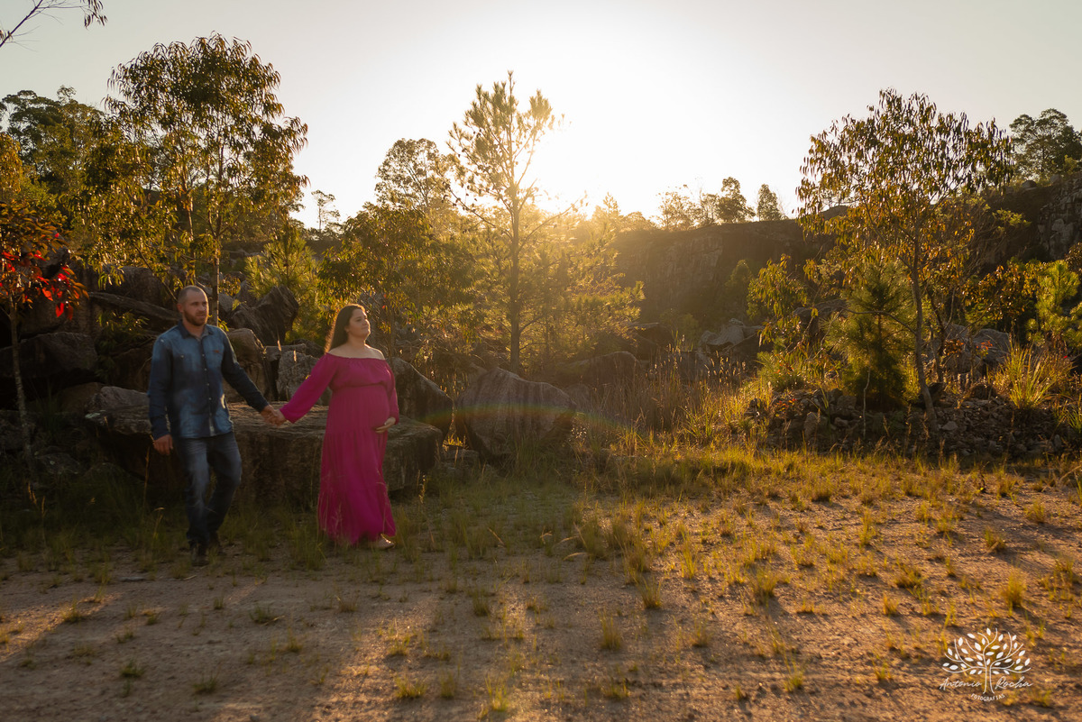 Amanda + Jonathan = Ayla – Capão do Leão – Tarde de Sol – Campo – Pedreiras – Gestante – Grávida – Ensaio Gestante – Felicidade – Amor – Menina – Vida – Pelotas – Antonio Rocha Fotografias – Família Linda – Moto – Juntos – Família – Fotografia de Família 