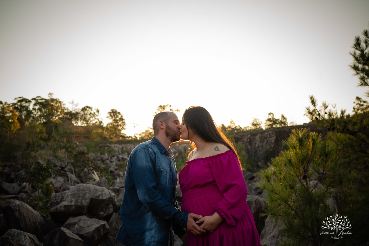 Amanda + Jonathan = Ayla – Capão do Leão – Tarde de Sol – Campo – Pedreiras – Gestante – Grávida – Ensaio Gestante – Felicidade – Amor – Menina – Vida – Pelotas – Antonio Rocha Fotografias – Família Linda – Moto – Juntos – Família – Fotografia de Família 