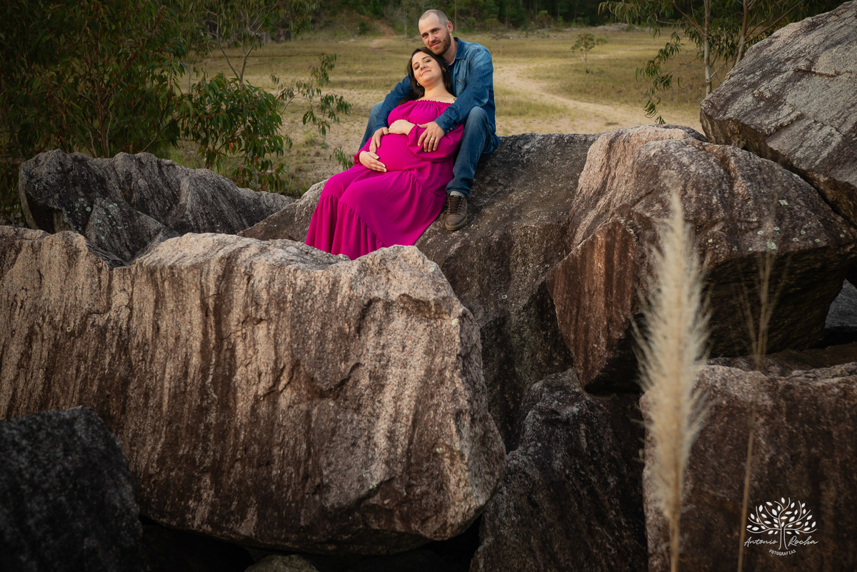 Amanda + Jonathan = Ayla – Capão do Leão – Tarde de Sol – Campo – Pedreiras – Gestante – Grávida – Ensaio Gestante – Felicidade – Amor – Menina – Vida – Pelotas – Antonio Rocha Fotografias – Família Linda – Moto – Juntos – Família – Fotografia de Família 