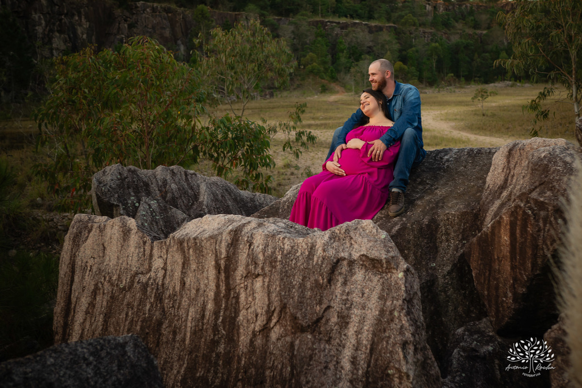 Amanda + Jonathan = Ayla – Capão do Leão – Tarde de Sol – Campo – Pedreiras – Gestante – Grávida – Ensaio Gestante – Felicidade – Amor – Menina – Vida – Pelotas – Antonio Rocha Fotografias – Família Linda – Moto – Juntos – Família – Fotografia de Família 