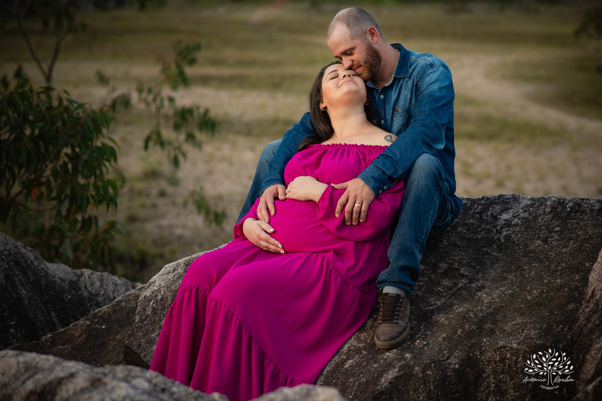 Amanda + Jonathan = Ayla – Capão do Leão – Tarde de Sol – Campo – Pedreiras – Gestante – Grávida – Ensaio Gestante – Felicidade – Amor – Menina – Vida – Pelotas – Antonio Rocha Fotografias – Família Linda – Moto – Juntos – Família – Fotografia de Família 