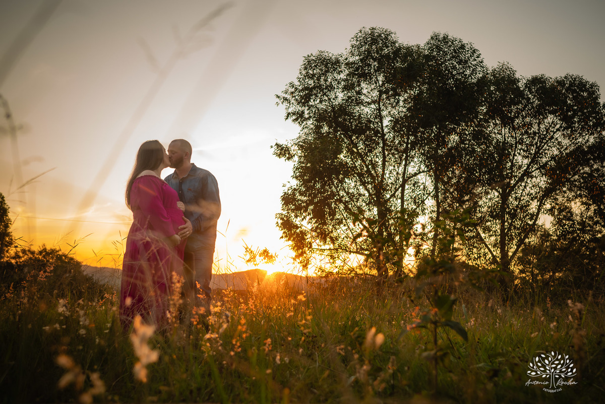 Amanda + Jonathan = Ayla – Capão do Leão – Tarde de Sol – Campo – Pedreiras – Gestante – Grávida – Ensaio Gestante – Felicidade – Amor – Menina – Vida – Pelotas – Antonio Rocha Fotografias – Família Linda – Moto – Juntos – Família – Fotografia de Família 