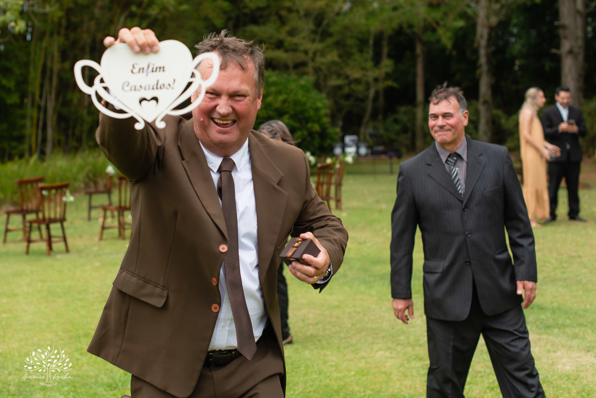 Flávia e Cristiano – Casamento – Casamento Ar Livre – Charqueada Boa Vista – Ar Livre – Campo – Felicidade – Amor – Fotografia de Casamento – Juntos – Amanhecer – Dia Especial – Vida – Celebração – Intimo – Luterano – Antonio Rocha Fotografias – Pelotas