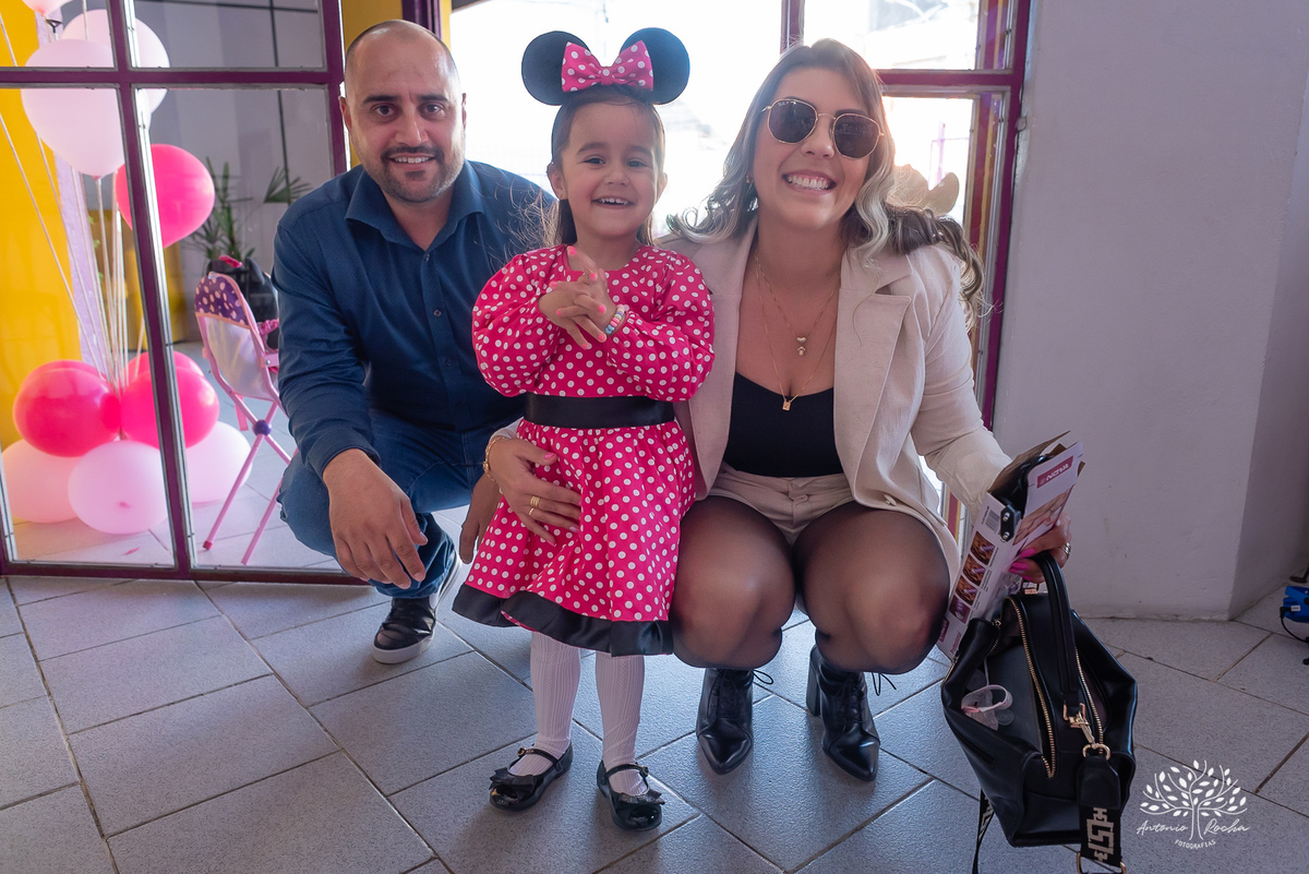 Lara – Ariane e Fábio = Lara – Big Fest – Minie – Lara 3 Anos – Infantil – Criança – Festa Infantil – Felicidade – Amor – Vida – Pelotas – Antonio Rocha Fotografias – Família Linda – Fotografia de Família – 3 Anos – Sorrisos – Carinho – Crescer – Simpatia