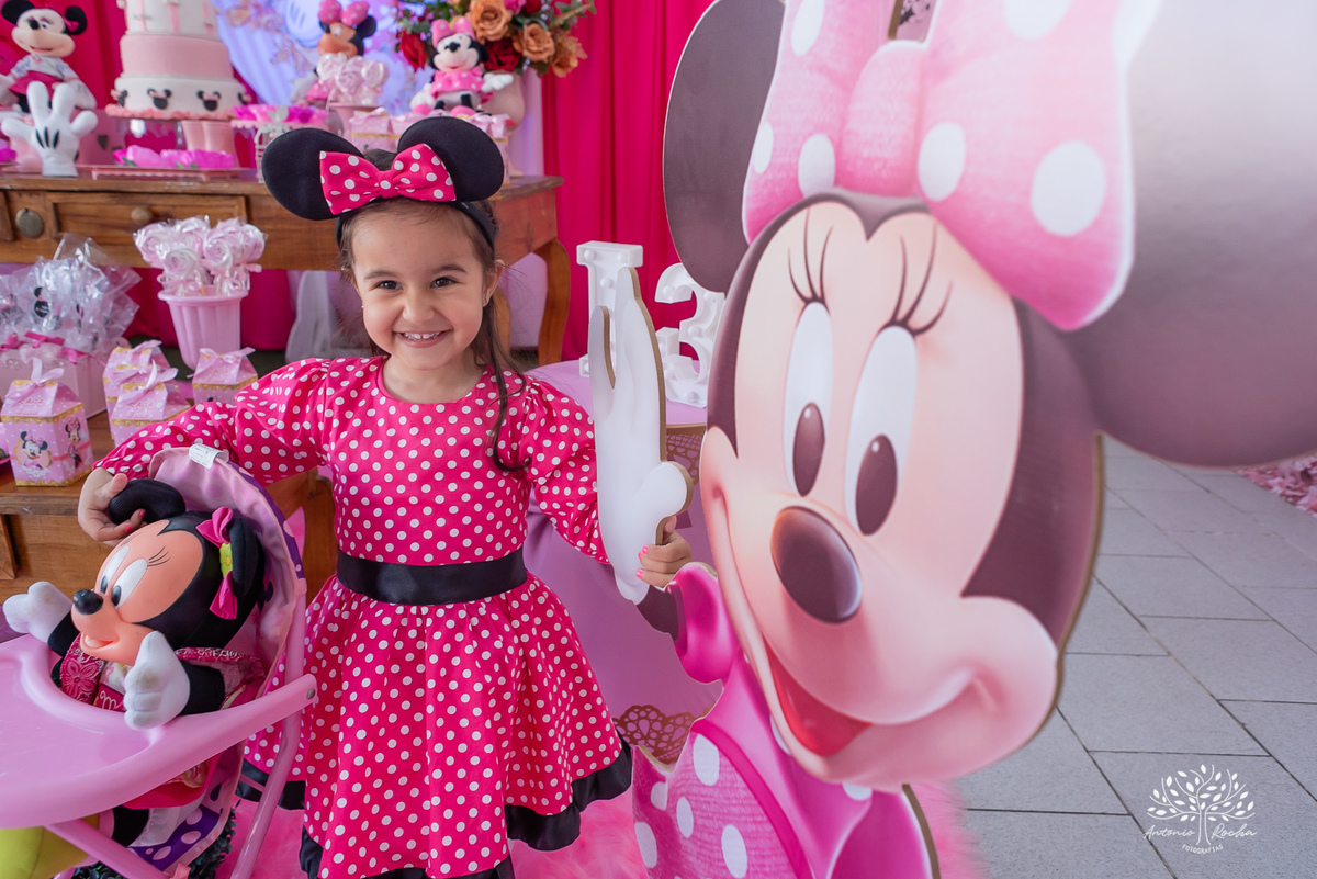 Lara – Ariane e Fábio = Lara – Big Fest – Minie – Lara 3 Anos – Infantil – Criança – Festa Infantil – Felicidade – Amor – Vida – Pelotas – Antonio Rocha Fotografias – Família Linda – Fotografia de Família – 3 Anos – Sorrisos – Carinho – Crescer – Simpatia