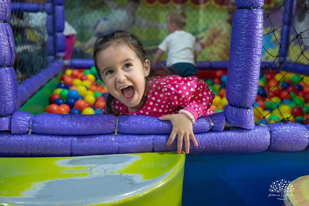 c – Criança – Festa Infantil – Felicidade – Amor – Vida – Pelotas – Antonio Rocha Fotografias – Família Linda – Fotografia de Família – 3 Anos – Sorrisos – Carinho – Crescer – Simpatia