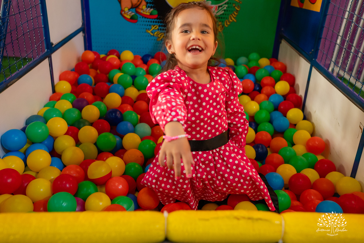 Lara – Ariane e Fábio = Lara – Big Fest – Minie – Lara 3 Anos – Infantil – Criança – Festa Infantil – Felicidade – Amor – Vida – Pelotas – Antonio Rocha Fotografias – Família Linda – Fotografia de Família – 3 Anos – Sorrisos – Carinho – Crescer – Simpatia