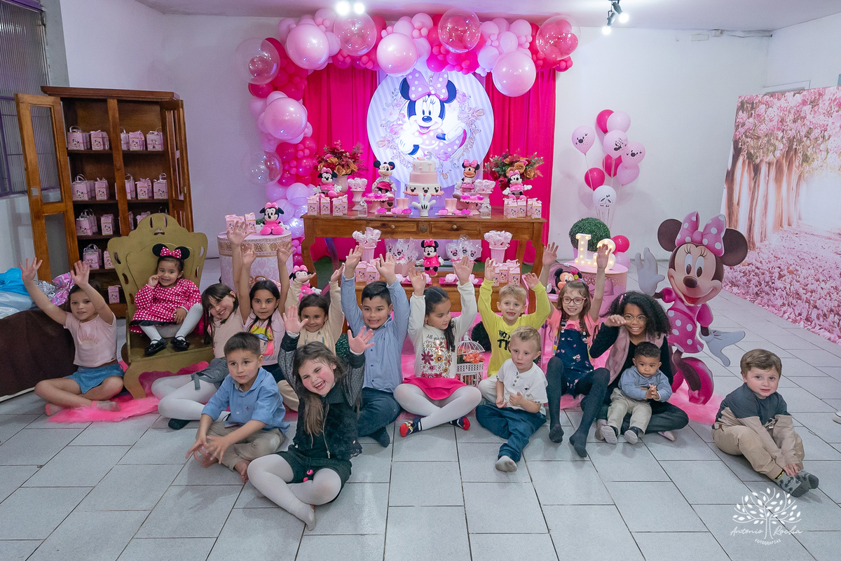 Lara – Ariane e Fábio = Lara – Big Fest – Minie – Lara 3 Anos – Infantil – Criança – Festa Infantil – Felicidade – Amor – Vida – Pelotas – Antonio Rocha Fotografias – Família Linda – Fotografia de Família – 3 Anos – Sorrisos – Carinho – Crescer – Simpatia