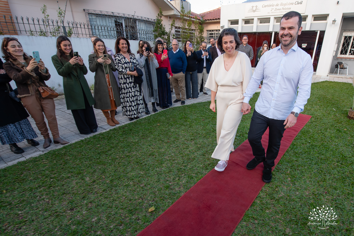 Vitória e Diogo – Casamento – Casamento Civil – Ensaio – Recepção – Casamento Íntimo – Porto – Cartório – Pôr do Sol – Antonio Rocha Fotografias – Pelotas – Fotografia de Casamento – Amor – Juntos – Oito Anos – Família – Amigos – Felicidade - Heineken