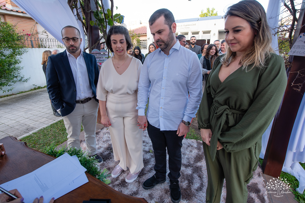 Vitória e Diogo – Casamento – Casamento Civil – Ensaio – Recepção – Casamento Íntimo – Porto – Cartório – Pôr do Sol – Antonio Rocha Fotografias – Pelotas – Fotografia de Casamento – Amor – Juntos – Oito Anos – Família – Amigos – Felicidade - Heineken