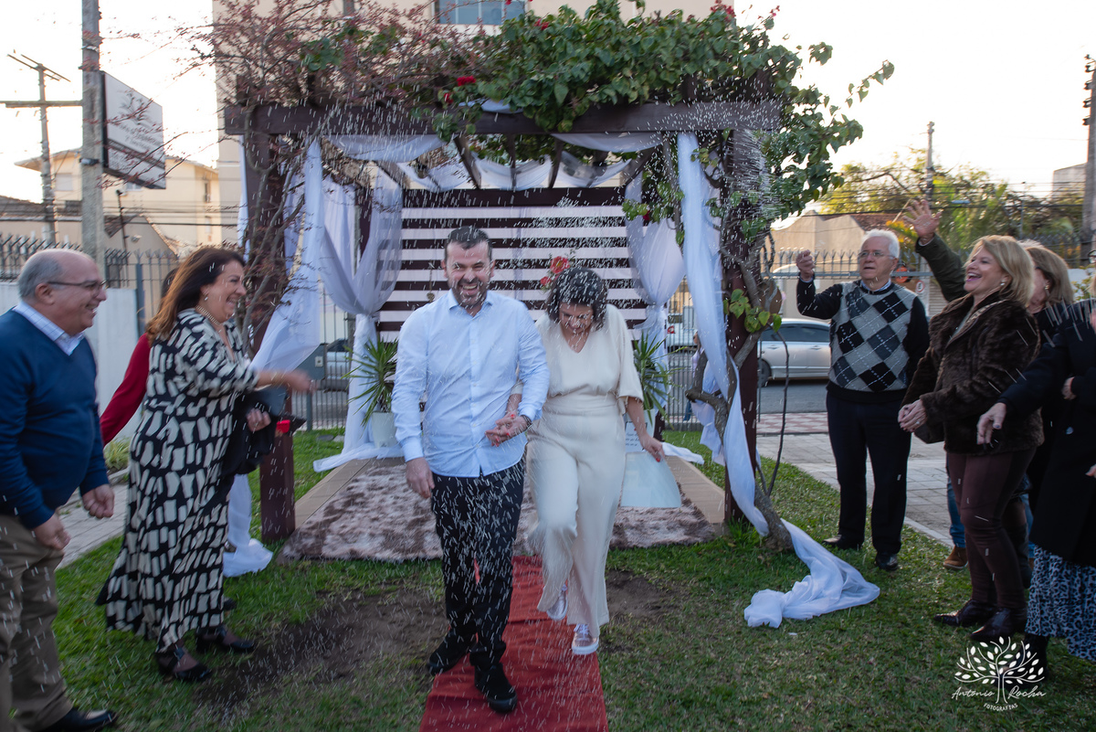 Vitória e Diogo – Casamento – Casamento Civil – Ensaio – Recepção – Casamento Íntimo – Porto – Cartório – Pôr do Sol – Antonio Rocha Fotografias – Pelotas – Fotografia de Casamento – Amor – Juntos – Oito Anos – Família – Amigos – Felicidade - Heineken