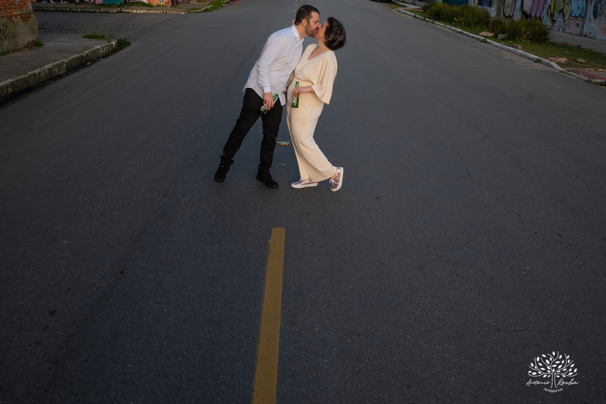 Vitória e Diogo – Casamento – Casamento Civil – Ensaio – Recepção – Casamento Íntimo – Porto – Cartório – Pôr do Sol – Antonio Rocha Fotografias – Pelotas – Fotografia de Casamento – Amor – Juntos – Oito Anos – Família – Amigos – Felicidade - Heineken