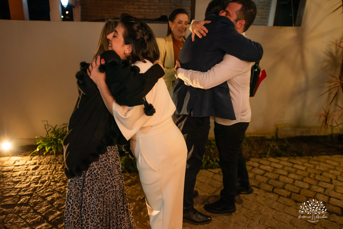 Vitória e Diogo – Casamento – Casamento Civil – Ensaio – Recepção – Casamento Íntimo – Porto – Cartório – Pôr do Sol – Antonio Rocha Fotografias – Pelotas – Fotografia de Casamento – Amor – Juntos – Oito Anos – Família – Amigos – Felicidade - Heineken