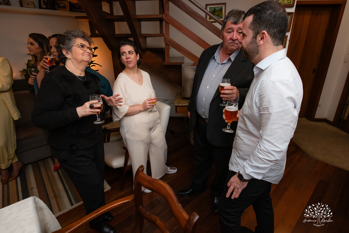 Vitória e Diogo – Casamento – Casamento Civil – Ensaio – Recepção – Casamento Íntimo – Porto – Cartório – Pôr do Sol – Antonio Rocha Fotografias – Pelotas – Fotografia de Casamento – Amor – Juntos – Oito Anos – Família – Amigos – Felicidade - Heineken
