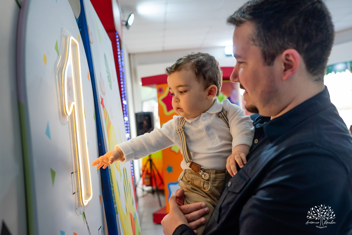 João – João Primeiro Aninho – Primeiro Aninho – Tio Guigui – Parabéns – Dinossauros – Família – Fotografia de Família – Felicidade – Antonio Rocha Fotografias – Pelotas – Festa Infantil – Criança – Primeiro Filho – Amor – Dia Especial – Aniversário 