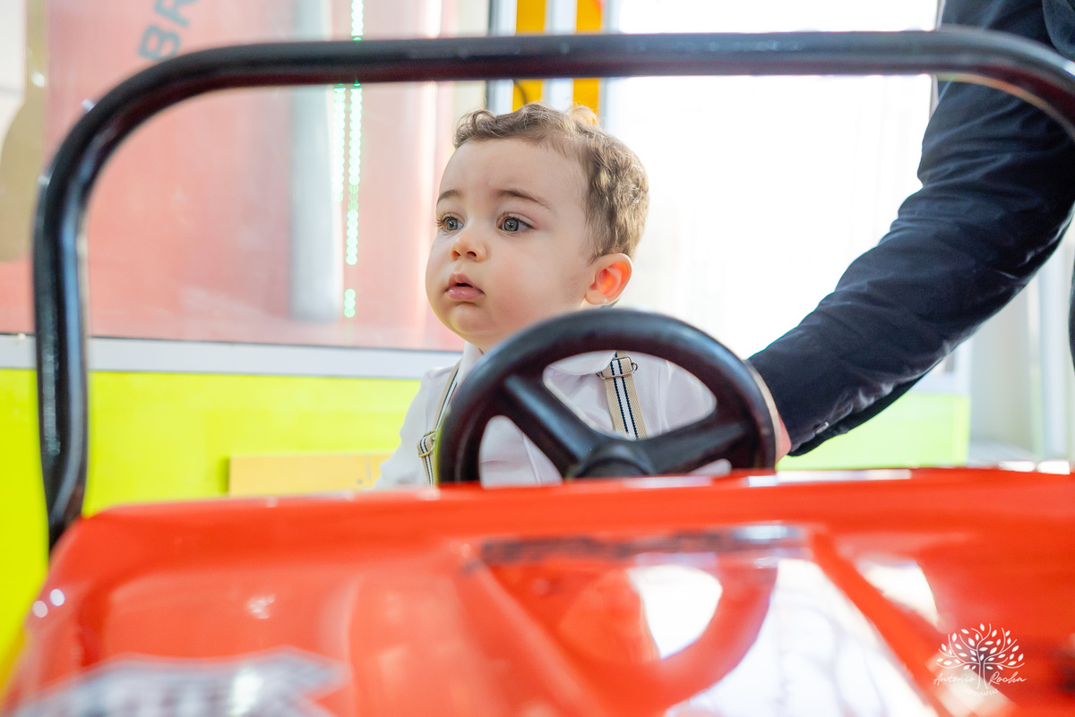 João – João Primeiro Aninho – Primeiro Aninho – Tio Guigui – Parabéns – Dinossauros – Família – Fotografia de Família – Felicidade – Antonio Rocha Fotografias – Pelotas – Festa Infantil – Criança – Primeiro Filho – Amor – Dia Especial – Aniversário 