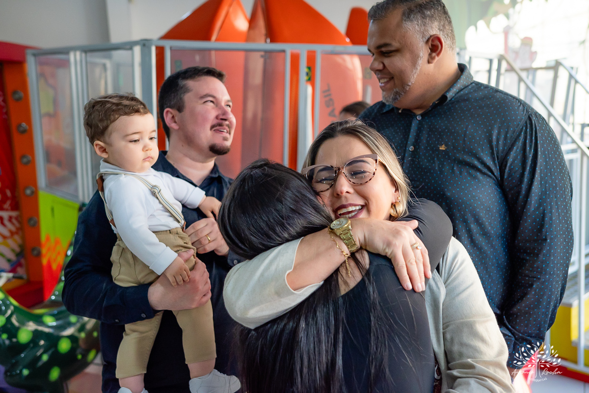João – João Primeiro Aninho – Primeiro Aninho – Tio Guigui – Parabéns – Dinossauros – Família – Fotografia de Família – Felicidade – Antonio Rocha Fotografias – Pelotas – Festa Infantil – Criança – Primeiro Filho – Amor – Dia Especial – Aniversário 