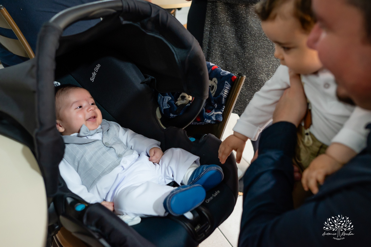 João – João Primeiro Aninho – Primeiro Aninho – Tio Guigui – Parabéns – Dinossauros – Família – Fotografia de Família – Felicidade – Antonio Rocha Fotografias – Pelotas – Festa Infantil – Criança – Primeiro Filho – Amor – Dia Especial – Aniversário 