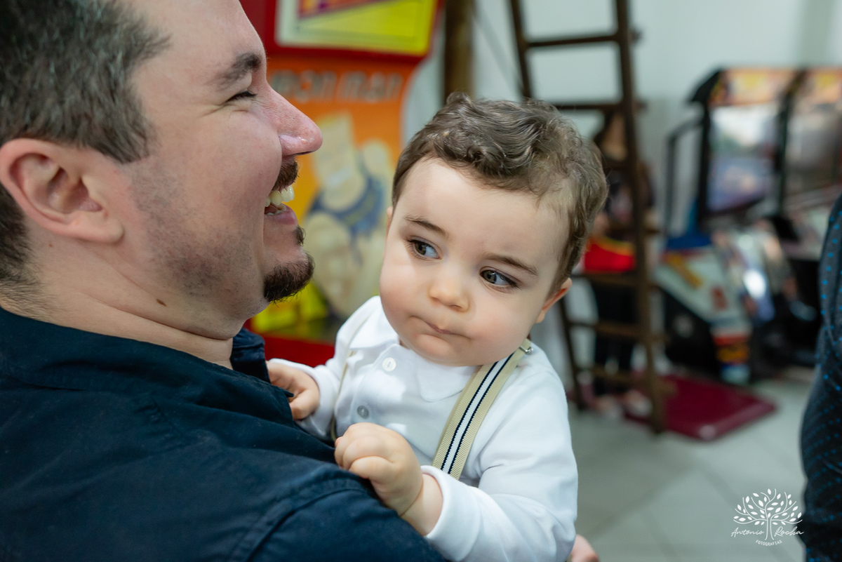 João – João Primeiro Aninho – Primeiro Aninho – Tio Guigui – Parabéns – Dinossauros – Família – Fotografia de Família – Felicidade – Antonio Rocha Fotografias – Pelotas – Festa Infantil – Criança – Primeiro Filho – Amor – Dia Especial – Aniversário 