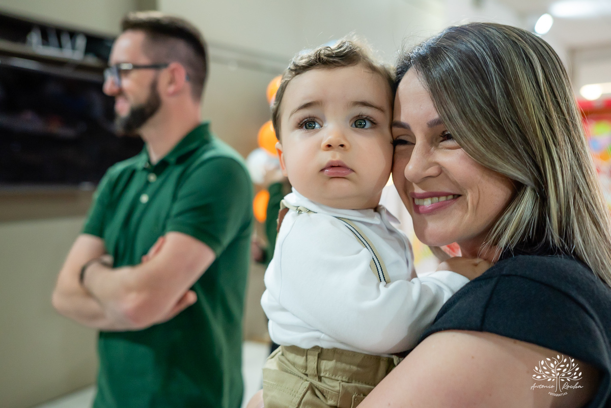 João – João Primeiro Aninho – Primeiro Aninho – Tio Guigui – Parabéns – Dinossauros – Família – Fotografia de Família – Felicidade – Antonio Rocha Fotografias – Pelotas – Festa Infantil – Criança – Primeiro Filho – Amor – Dia Especial – Aniversário 