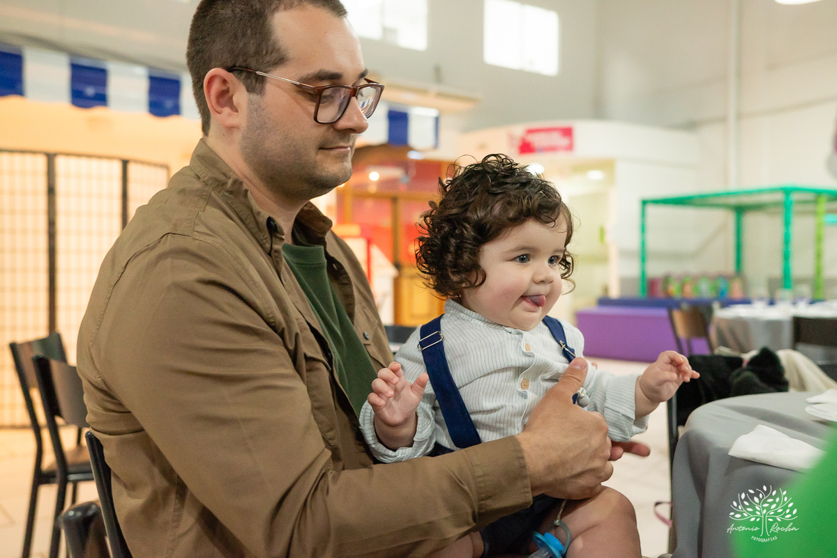Vitorio – Primeiro Aninho - Vitorio 1 ano - Caroline e Mauricio – Cliff Kids – Circo –– Festa Infantil  – Parabéns – Família – Irmã – Fotografia de Família – Criança – Alegria – Amor – Dia Especial – Aniversário - Antonio Rocha Fotografias – Pelotas