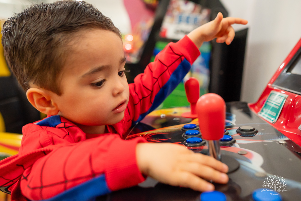 Gustavo – Gustavo 3 Anos – Ricardo – Samantha - Criança Feliz – Fotografia de Família – Homem Aranha – Fest Club - Parabéns – Antonio Rocha Fotografias – Pelotas 