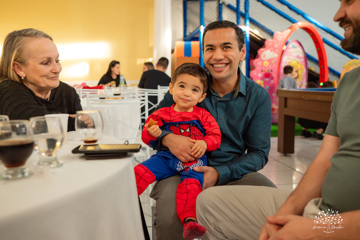 Gustavo – Gustavo 3 Anos – Ricardo – Samantha - Criança Feliz – Fotografia de Família – Homem Aranha – Fest Club - Parabéns – Antonio Rocha Fotografias – Pelotas 