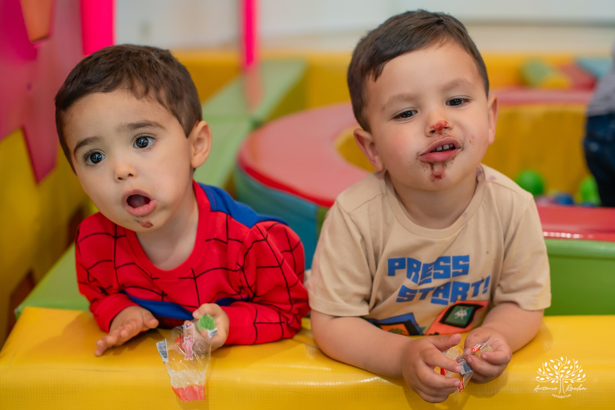 Gustavo – Gustavo 3 Anos – Ricardo – Samantha - Criança Feliz – Fotografia de Família – Homem Aranha – Fest Club - Parabéns – Antonio Rocha Fotografias – Pelotas 