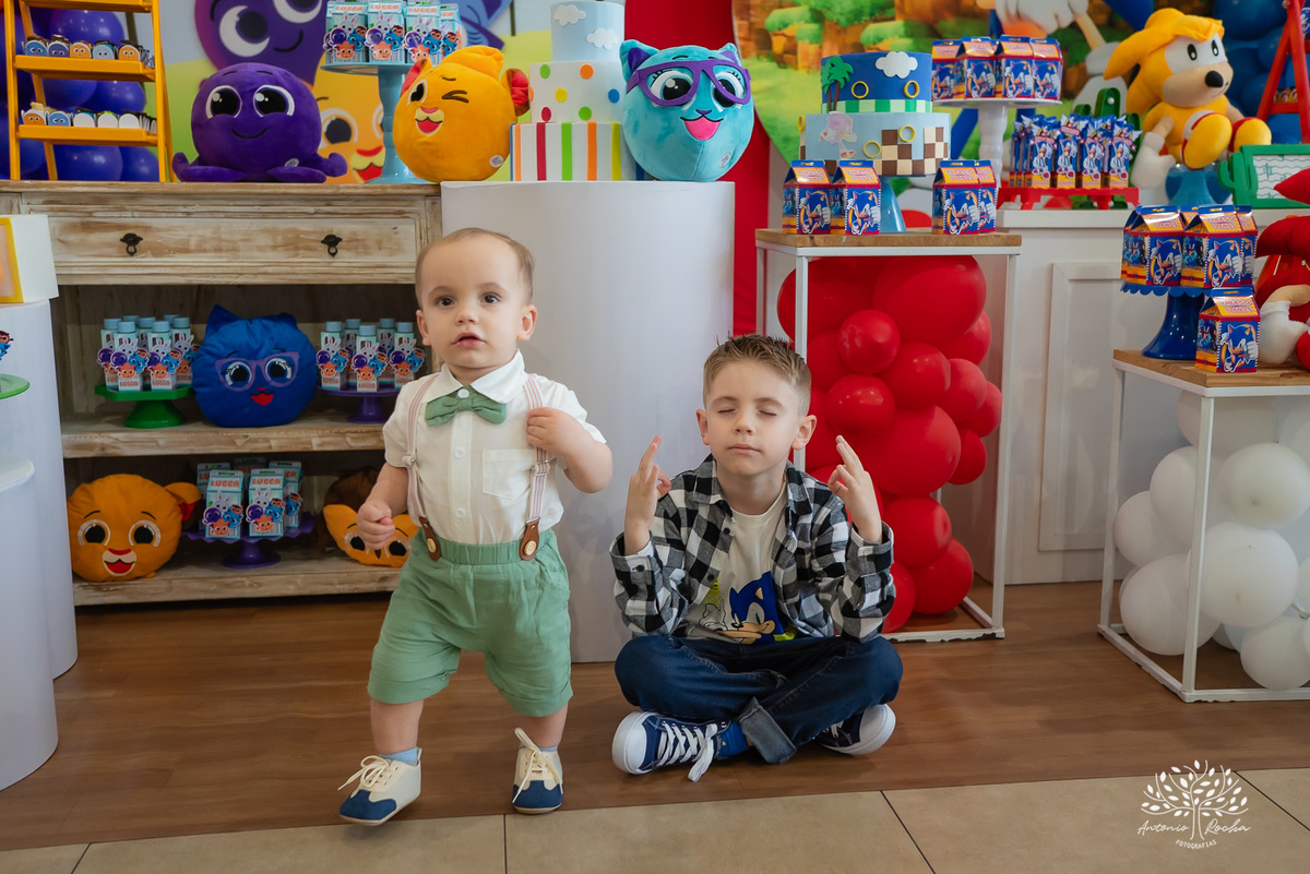 Thiago – Lucca – 6 anos – 1 ano – Primeiro Aninho – Roberta – Tairi – Bolo Fofo – Sonic – Loly Pop Festas infantis – São Francisco – Irmão mais velho – Irmão mais novo - Pelotas – Satolep – Antonio Rocha Fotografias