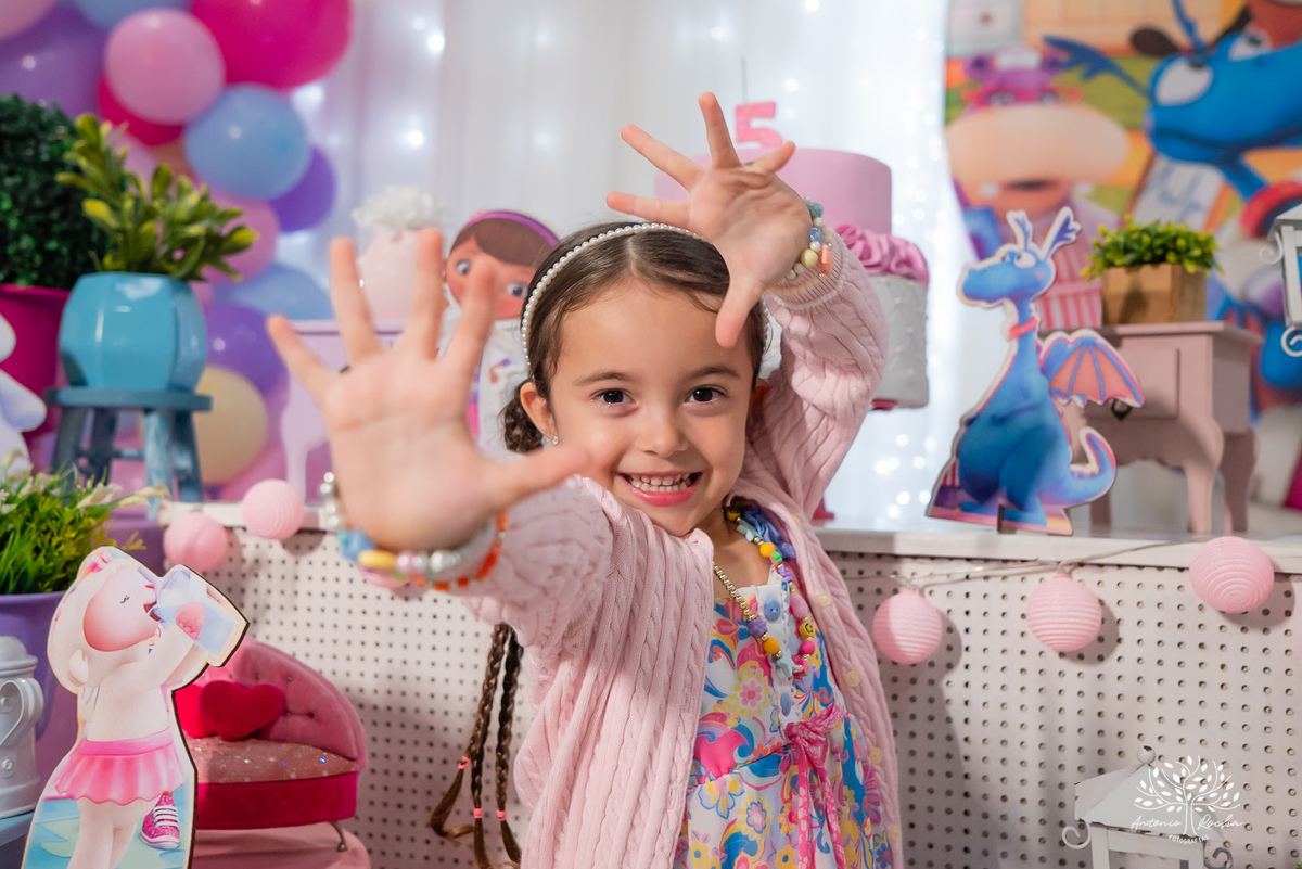 Esther – 5 anos - Festa Infantil - Festa de Criança - Fotografia de Família – Doutora Brinquedos - Antonio Rocha Fotografias - Satolep - Pelotasv
