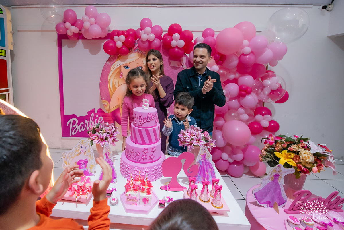 Sarah – 5 anos - Festa Infantil - Festa de Criança - Fotografia de Família – Barbie - Antonio Rocha Fotografias - Satolep - PelotasSarah – 5 anos - Festa Infantil - Festa de Criança - Fotografia de Família – Barbie - Antonio Rocha Fotografias - Satolep - 
