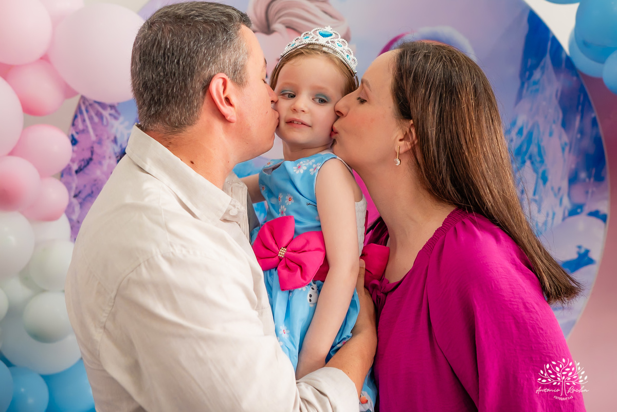Isabela – 4 anos -  Festa Infantil - Festa de Criança - Fotografia de Família – Fronzen – Olof - Antonio Rocha Fotografias - Satolep - Pelotas