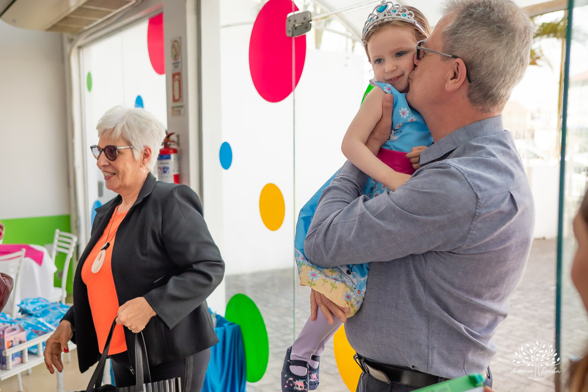 Isabela – 4 anos -  Festa Infantil - Festa de Criança - Fotografia de Família – Fronzen – Olof - Antonio Rocha Fotografias - Satolep - Pelotas