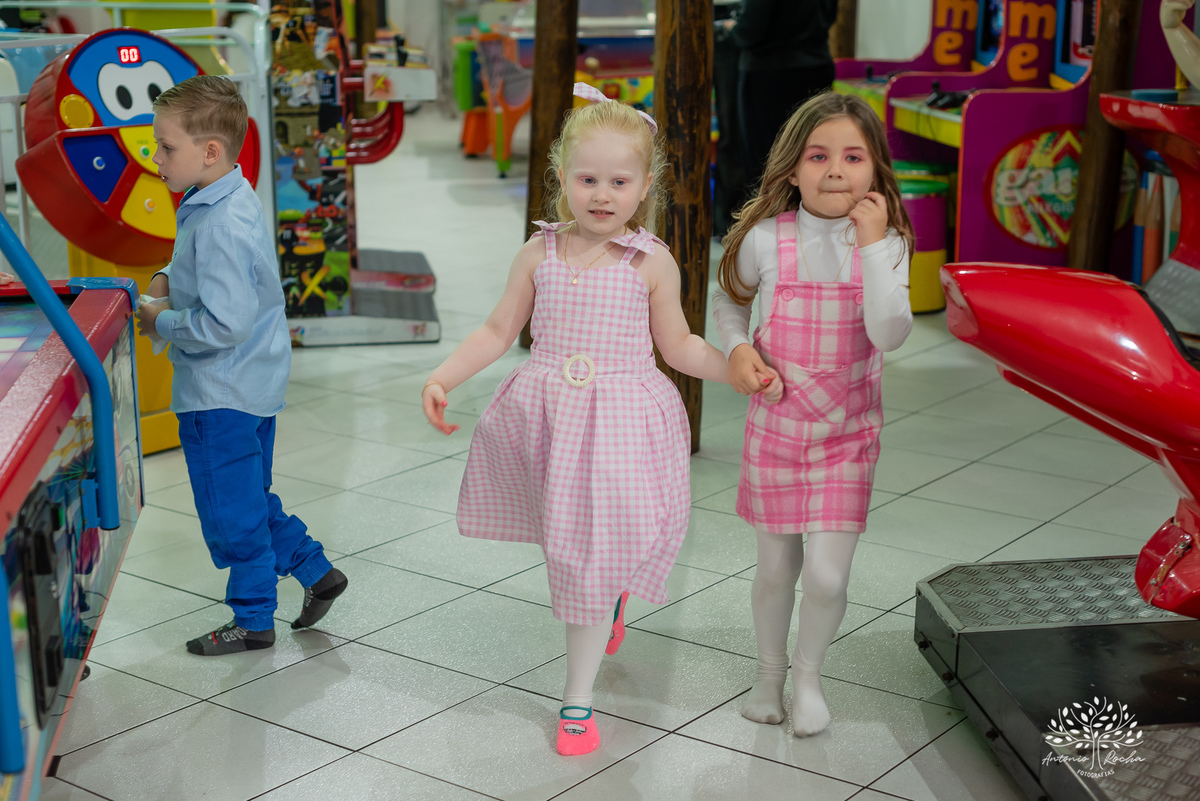 Lavínia – Lala – 5 anos – Robson – Simone - Festa Infantil - Festa de Criança - Fotografia de Família – Barbie– Tio Guigui – Antonio Rocha Fotografias - Satolep - Pelotas