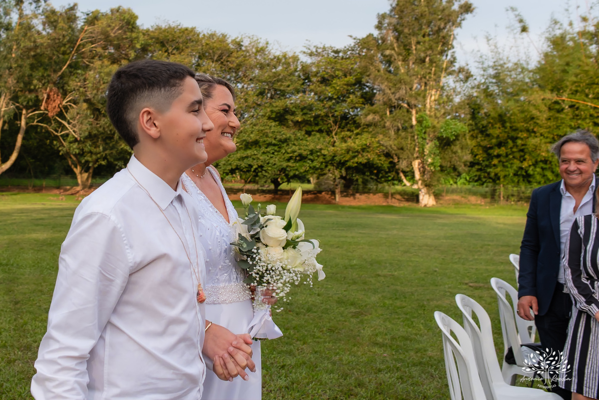Casamento Cata e Dani - Catarina e Daniel - Clube Caça e Pesca - Casamento ao ar livre - buquê - noivo - noiva - filhos - alianças - pajem - aia - vestido de noiva - Antonio Rocha Fotografias - Pelotas - RS - Cerimônia e Festa de Casamento - Fábio Saraiva